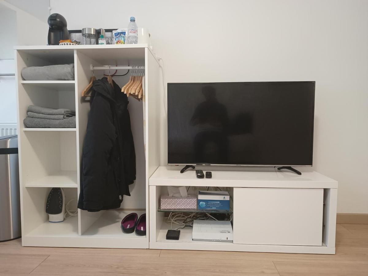 Studio Meuble A Bougival Exterior foto